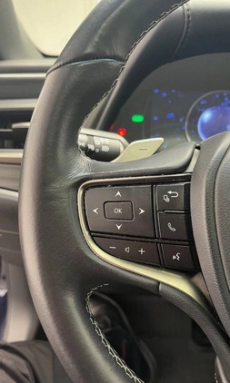 Lexus ES cena 154900 przebieg: 39535, rok produkcji 2018 z Racibórz małe 191